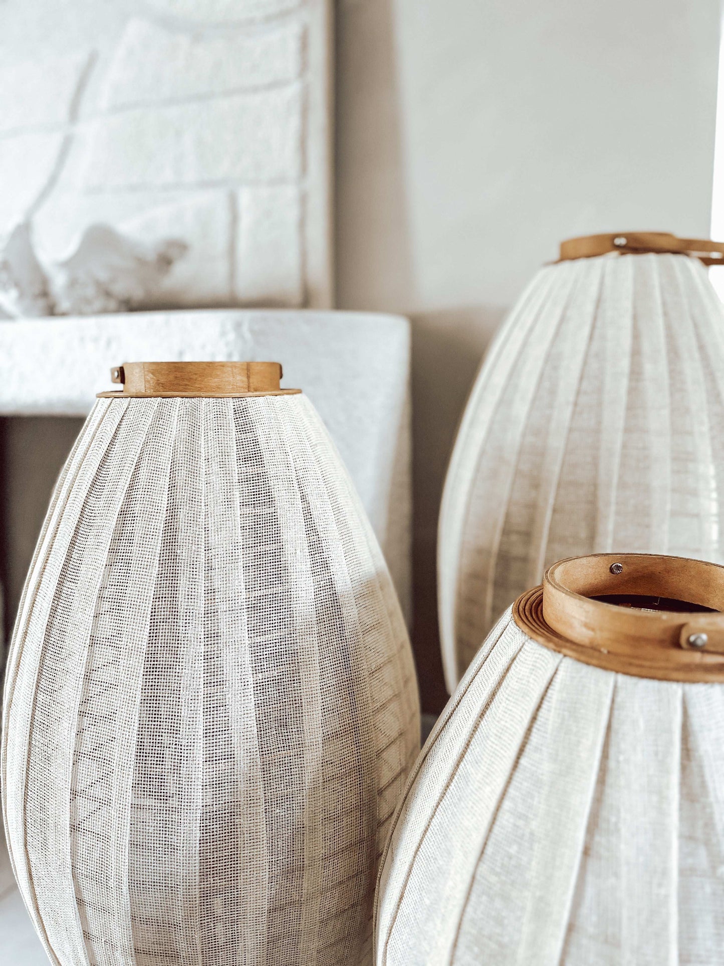 Laternen aus Holz & Leinenstoff – Paso a Paso Kollektion