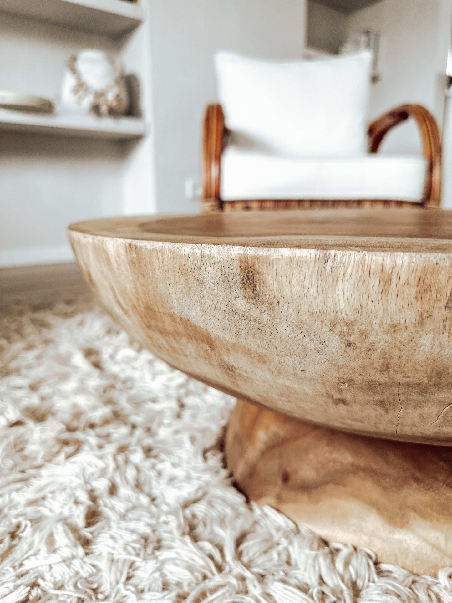 Couchtisch aus massivem Teakholz 60cm Durchmesser